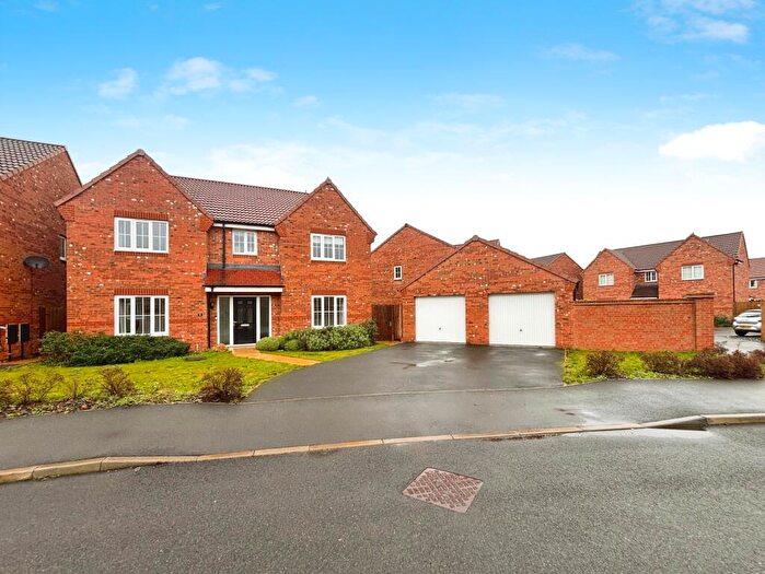 5 Bedroom Detached House For Sale In Jean Revill Close, Saxilby, LN1