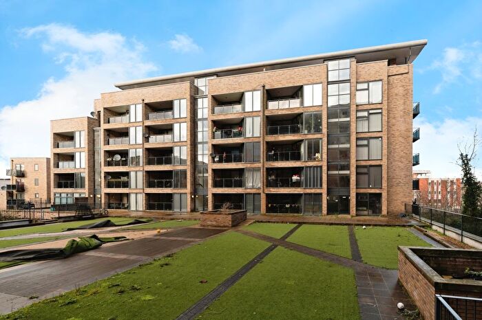 2 Bedroom Flat For Sale In Pullman Square, Grays, Essex, RM17