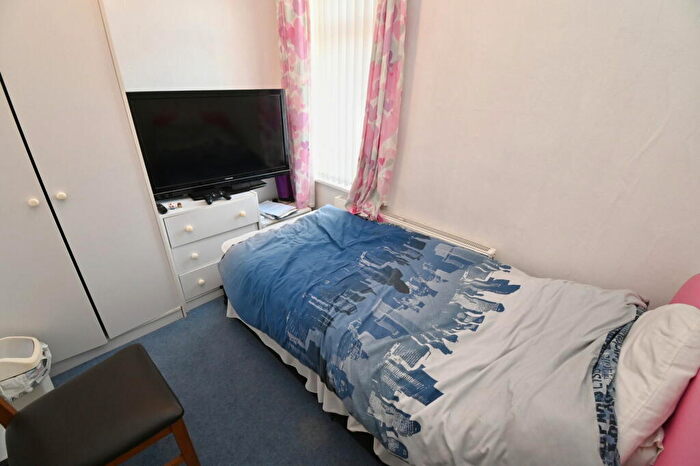 2 Bedroom Semi-Detached House For Sale In Kings Road, Cudworth, Barnsley, S72