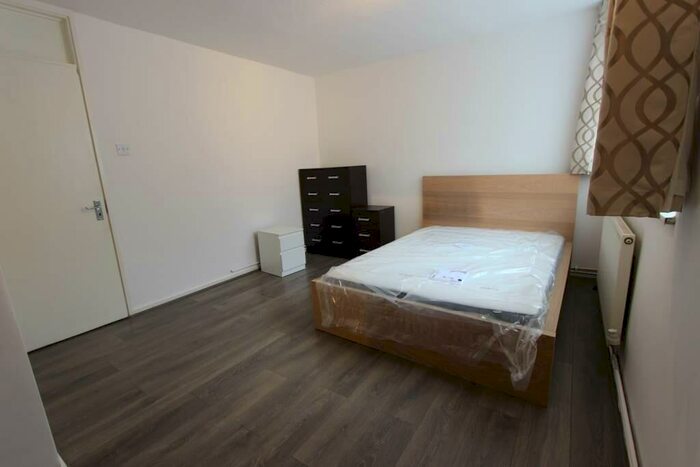 2 Bedroom Apartment To Rent In Crescent Road, London, N22