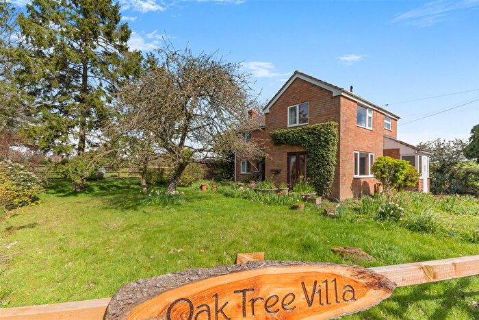 4 Bedroom Detached House For Sale In Upleadon, Newent, GL18