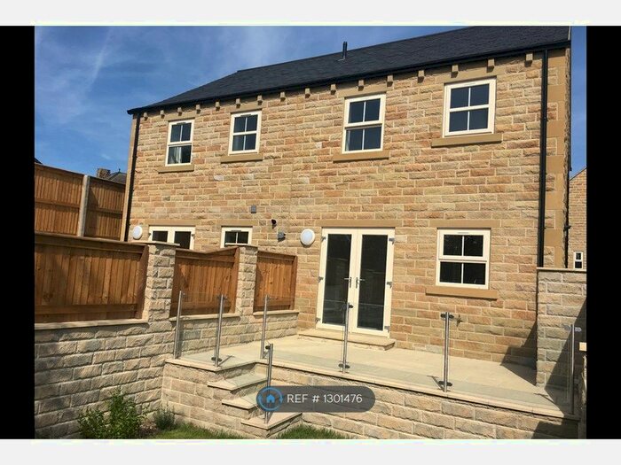 3 Bedroom Semi-Detached House To Rent In Willow Close, Batley WF17