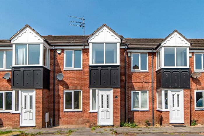 3 Bedroom Terraced House For Sale In Friars Way, Newcastle Upon Tyne, NE5