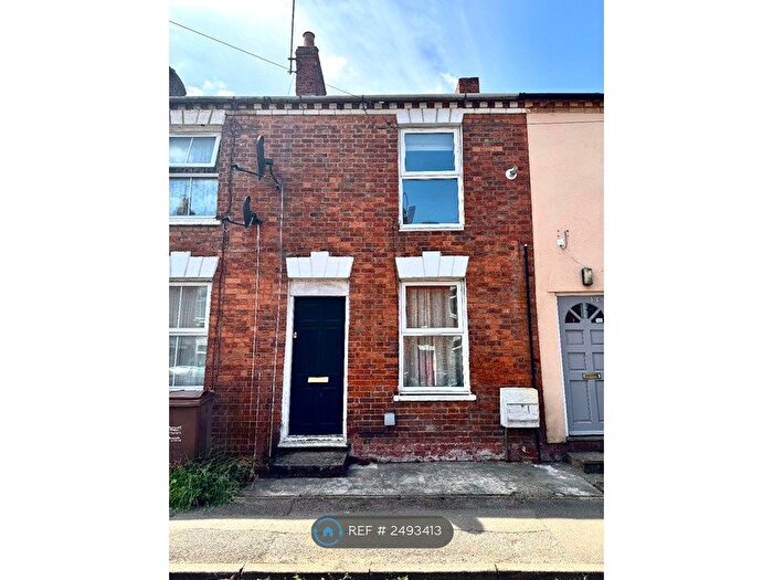 2 Bedroom Terraced House To Rent In West Street, Banbury, OX16