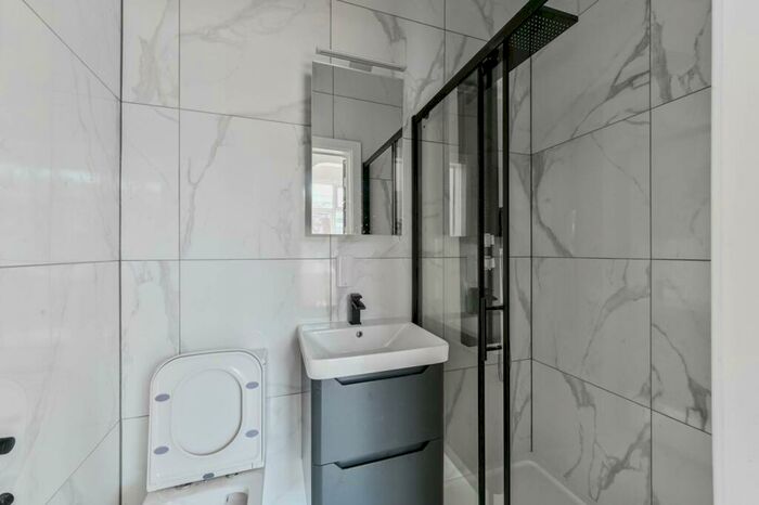 3 Bedroom Flat To Rent In Chingford Avenue, , Chingford, London, E4