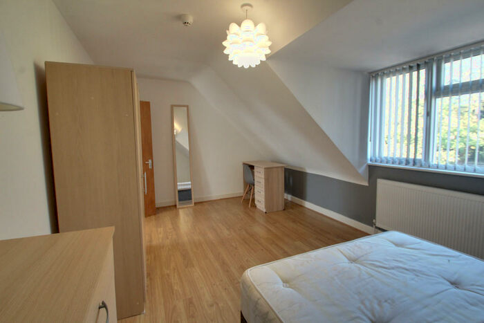4 Bedroom Apartment To Rent In Westcotes Drive, Leicester, LE3