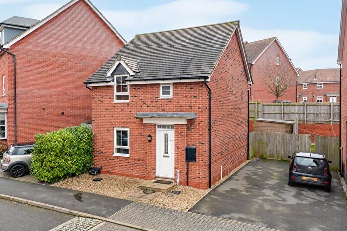 3 Bedroom Detached House For Sale In Silverstone Road, Burton Latimer, NN15