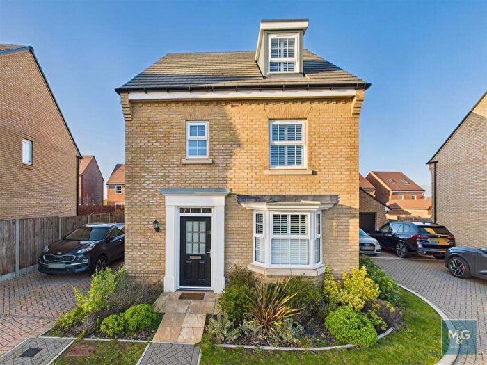 4 Bedroom Detached House For Sale In Wexford Way, Bury St Edmunds, IP32