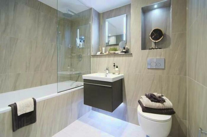 2 Bedroom Apartment To Rent In Stoke Road, Slough, Berkshire, SL2