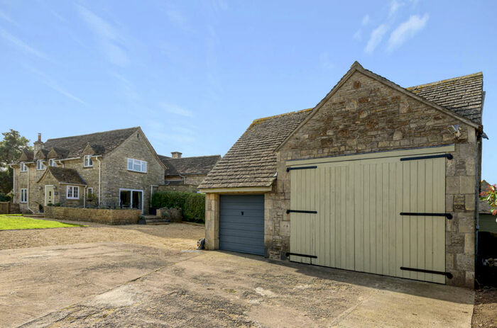 3 Bedroom House For Sale In Chapel Plaister, Box, Wiltshire, SN13