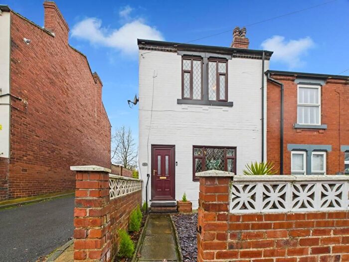 3 Bedroom End Terrace House For Sale In Ashton Road, Castleford, WF10