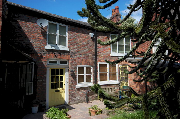 2 Bedroom Cottage To Rent In Palatine Road, West Didsbury, M20