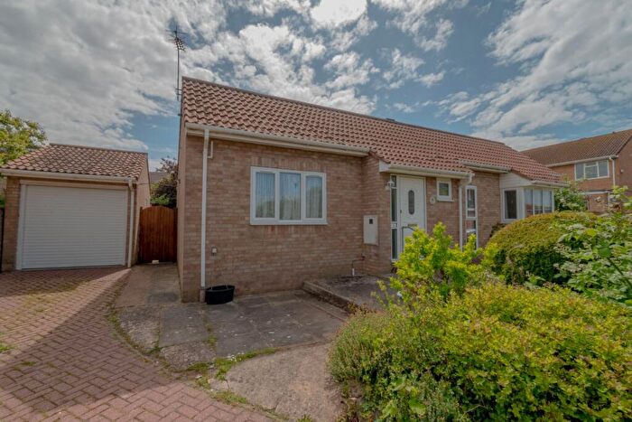 2 Bedroom Bungalow For Sale In Teynham Close, Margate, CT9