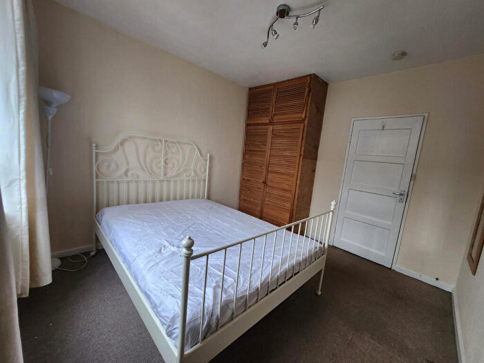 2 Bedroom Flat To Rent In Bed Flat/St. John Street, London, EC1R