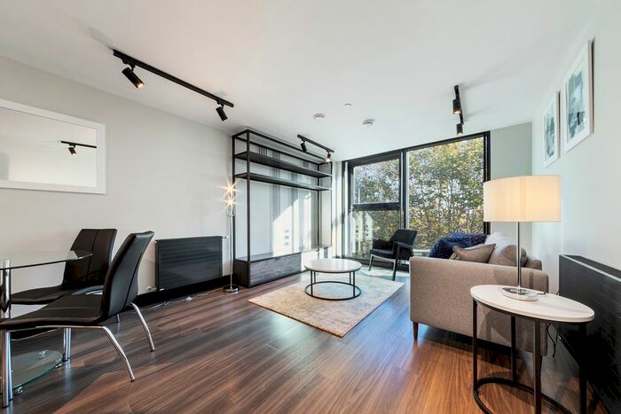 2 Bedroom Flat To Rent In Tower Bridge Road, London, SE1