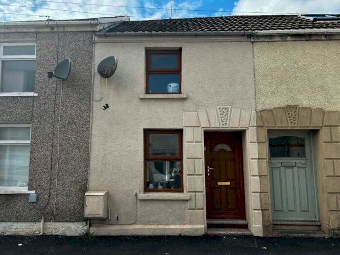 2 Bedroom Property To Rent In Bridge Street, Llangennech, Llanelli, SA14