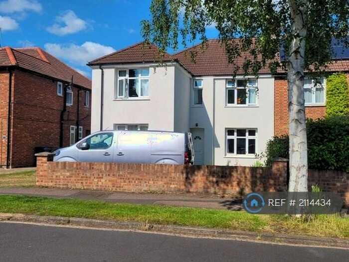 3 Bedroom Maisonette To Rent In Metcalfe Road, Cambridge, CB4