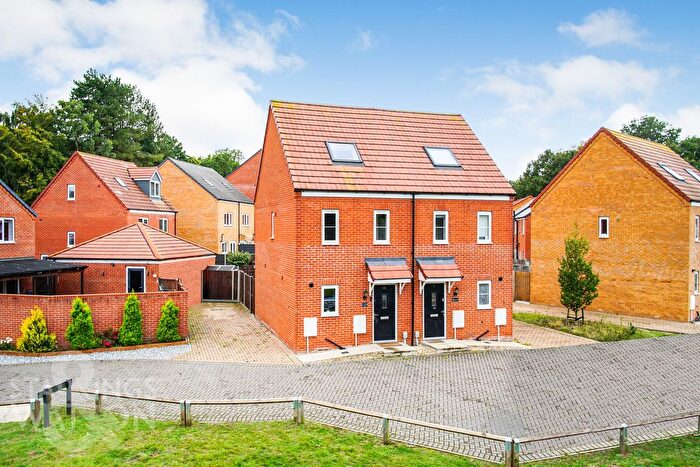 3 Bedroom Semi-detached House For Sale In Elder Close, Hellesdon, Norwich, NR6
