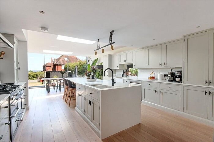 5 Bedroom Detached House For Sale In Yew Tree Road, Tunbridge Wells, Kent, TN4
