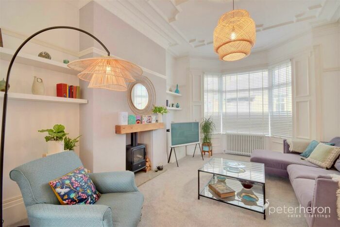 3 Bedroom Semi-Detached House For Sale In Henderson Road, St Gabriels, Sunderland, SR4