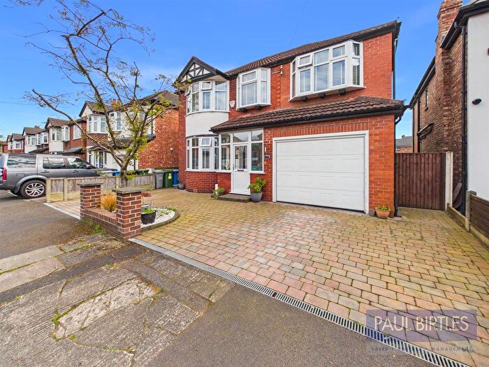 4 Bedroom Detached House For Sale In Chesham Avenue, Flixton, Trafford, M41