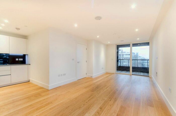2 Bedroom Flat To Rent In Upper Richmond Road, Putney, London, SW15