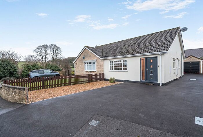 2 Bedroom Bungalow For Sale In Bloomfield Lane, Paulton, Bristol, Somerset, BS39