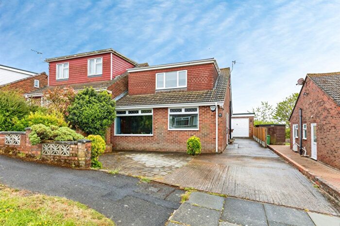 4 Bedroom Bungalow For Sale In Richland Close, Hastings, TN35