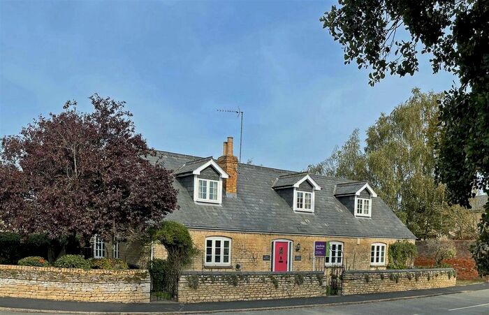 4 Bedroom Detached House To Rent In The Old School Cottages, Barholm, Stamford, PE9