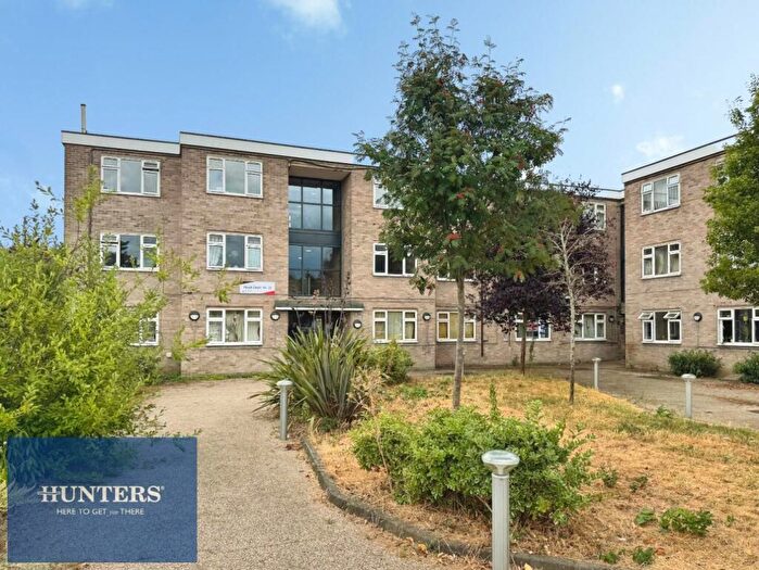 1 Bedroom Flat For Sale In Heath Court, St. Augustines Crescent, Chesterfield, S40