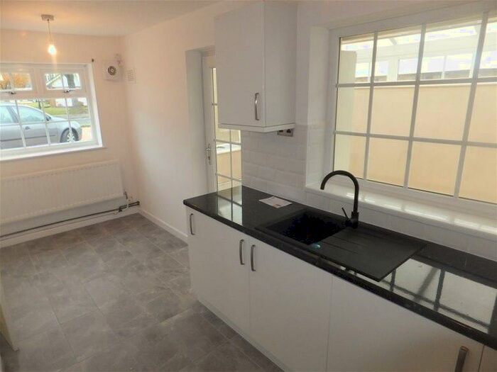 3 Bedroom Detached Bungalow To Rent In Heathcroft Road, Four Oaks, Sutton Coldfield, B75