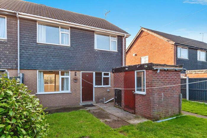 3 Bedroom Semi-Detached House For Sale In Bernsdale Close, Sandycroft, Deeside, Flintshire, CH5