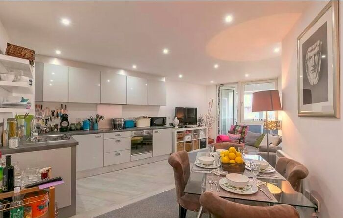 2 Bedroom Flat To Rent In Waterloo St, Newcastle Center, NE1