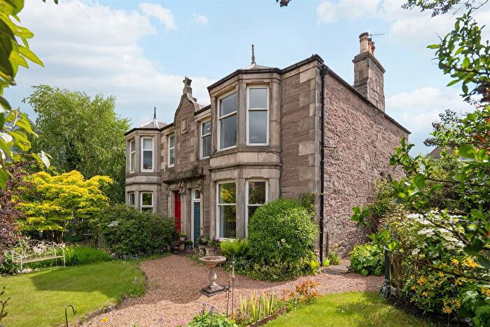 5 Bedroom Semi-Detached House For Sale In Glasgow Road, Perth, PH2