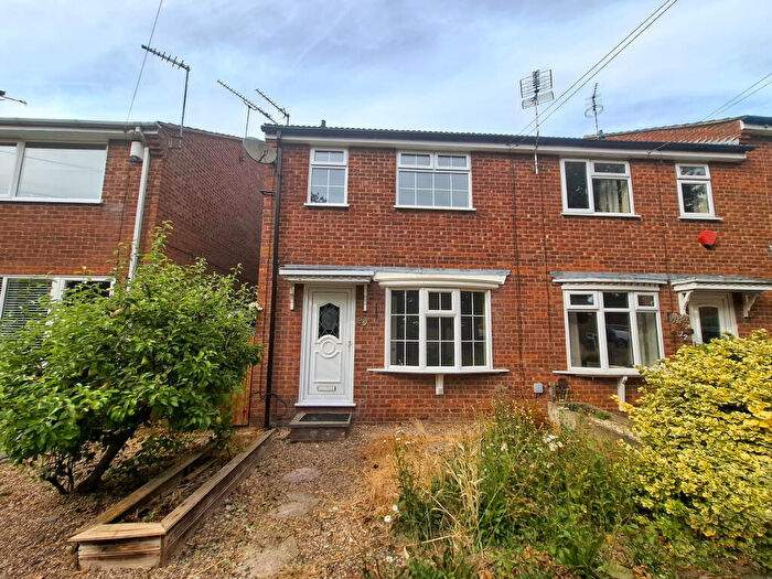 3 Bedroom Town House For Sale In Blackthorn Drive, Eastwood, Nottinghamshire, NG16