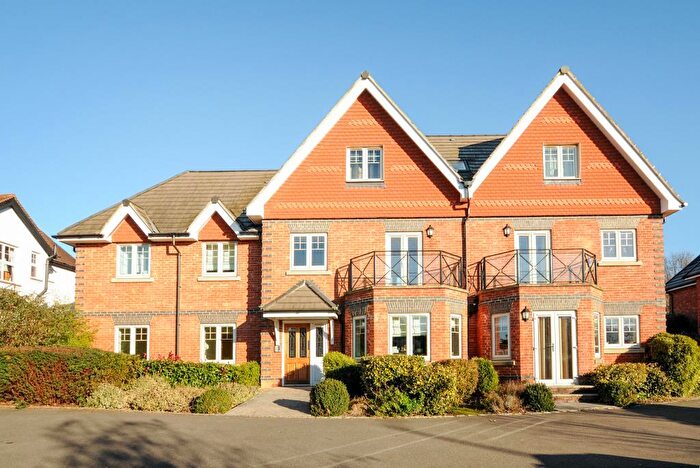 2 Bedroom Apartment To Rent In Templeside Gardens, High Wycombe, HP12