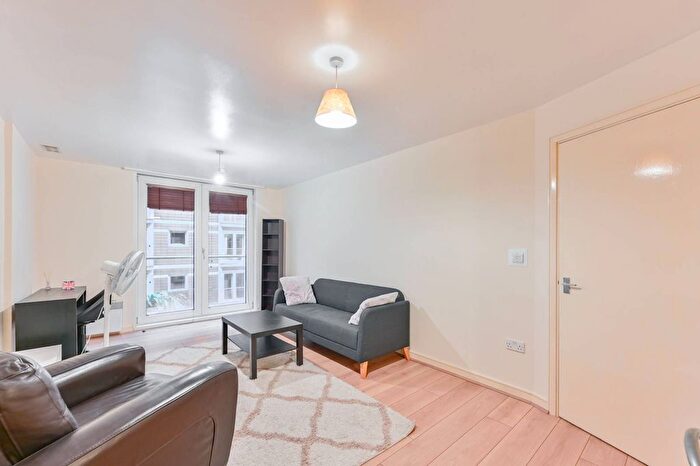 1 Bedroom Flat To Rent In Salamanca Place, Albert Embankment, London, SE1