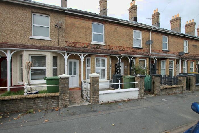 3 Bedroom Terraced House To Rent In Adelaide Grove, East Cowes, PO32