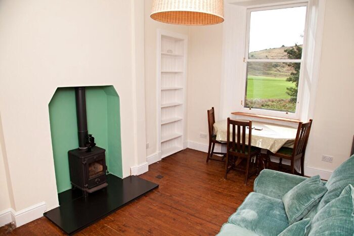2 Bedroom Flat To Rent In Waverley Park Terrace, Abbeyhill, Edinburgh, EH8