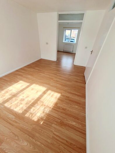 3 Bedroom Maisonette To Rent In Dames Road, London, E7