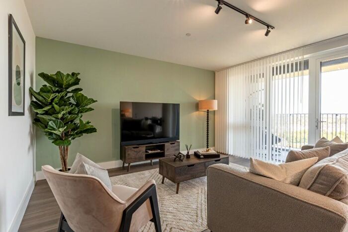 1 Bedroom Flat To Rent In Flat, Mitre Yard, - Scrubs Lane, London, NW10