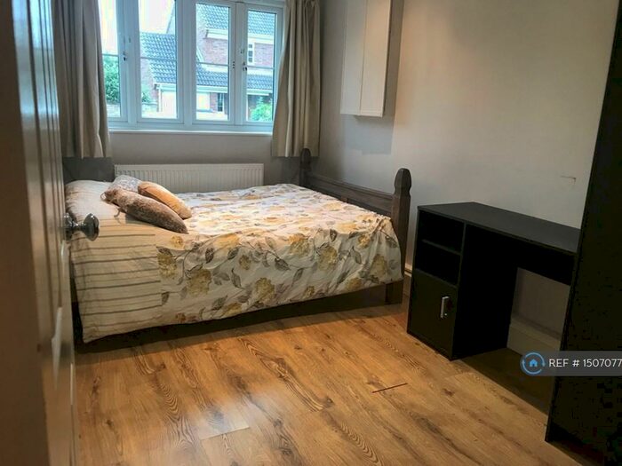 Studio To Rent In Black Hill Road, St. Ives, PE27