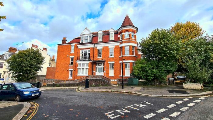 3 Bedroom Flat To Rent In Hornsey Lane Gardens, Highgate, N6