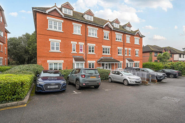 1 Bedroom Flat For Sale In Heathside Road, Woking, Surrey, GU22