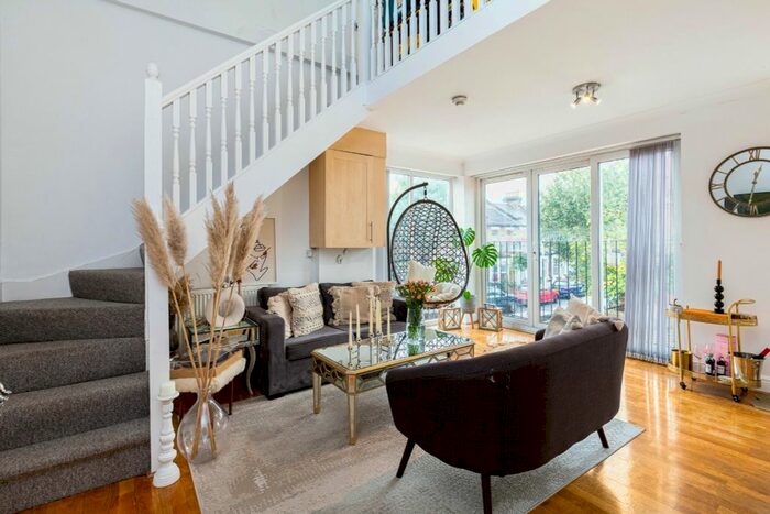 2 Bedroom Detached House To Rent In Aylmer Road, London, E11