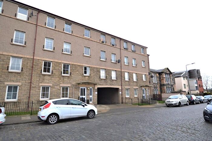 2 Bedroom Flat To Rent In South Fort Street, Leith, Edinburgh, EH6