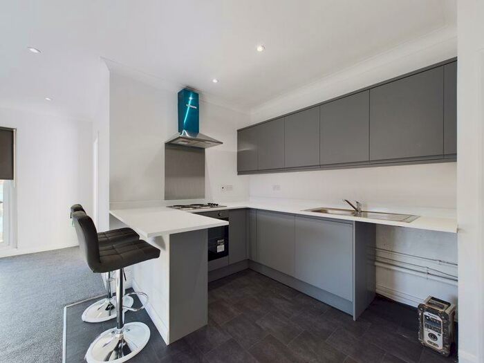 1 Bedroom Apartment To Rent In Chaldon Road, Caterham, CR3