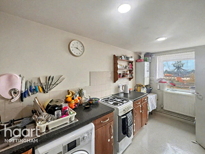 2 Bedroom Apartment For Sale In Willow View, Nottingham, NG7