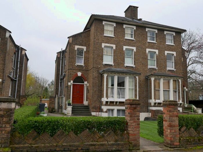 Studio To Rent In Christ Church Road, Berrylands, Surbiton, KT5