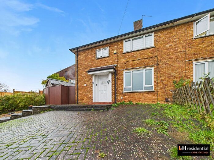 3 Bedroom Semi Detached House For Sale In Walshford Way, Borehamwood, WD6